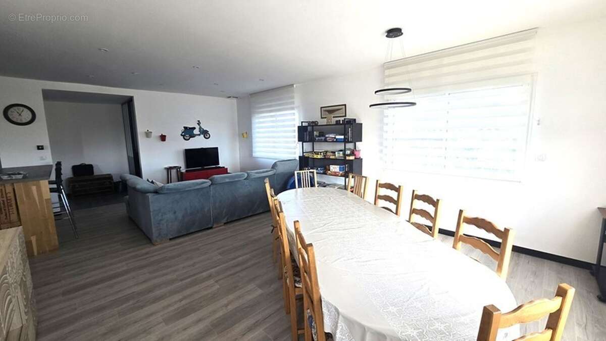 Maison à VILLEMOUSTAUSSOU