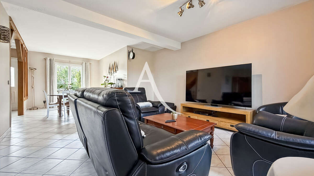 Maison à LE PERRAY-EN-YVELINES