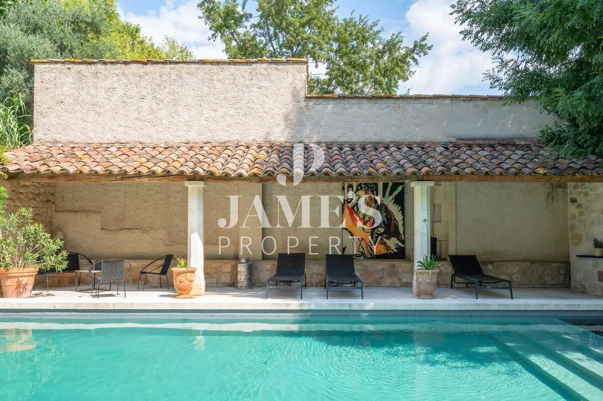 Maison 254 m² à Paradou  - photo 5
