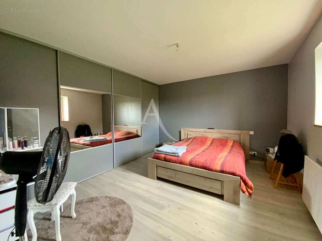 Maison à SAINT-CIERS-CHAMPAGNE