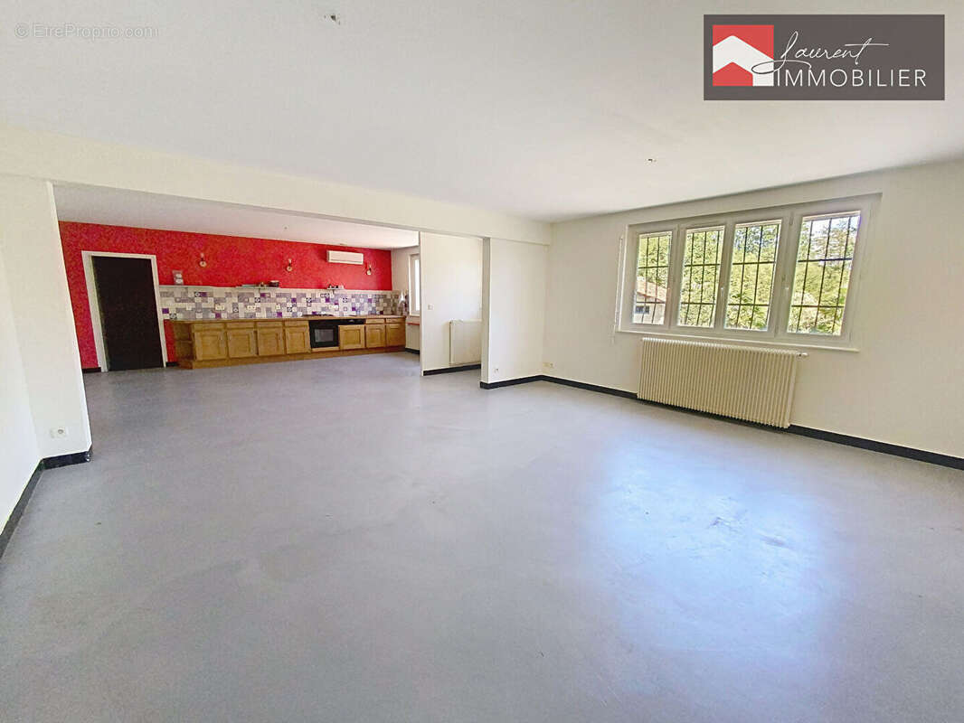 Maison à PONT-DE-VAUX