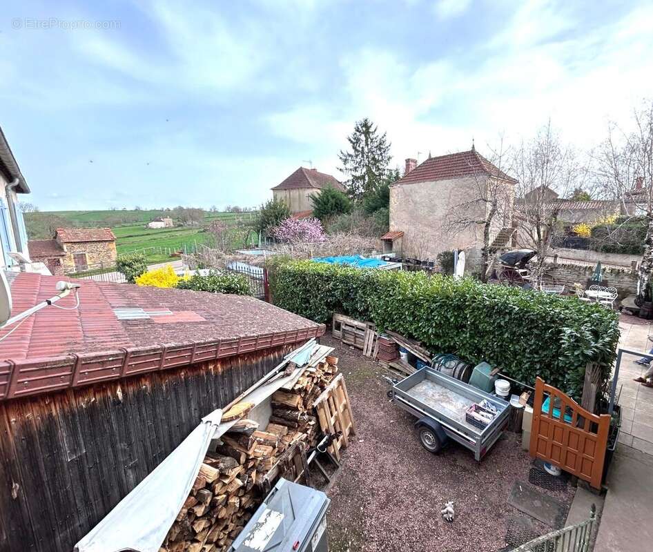 Appartement à FLEURY-LA-MONTAGNE