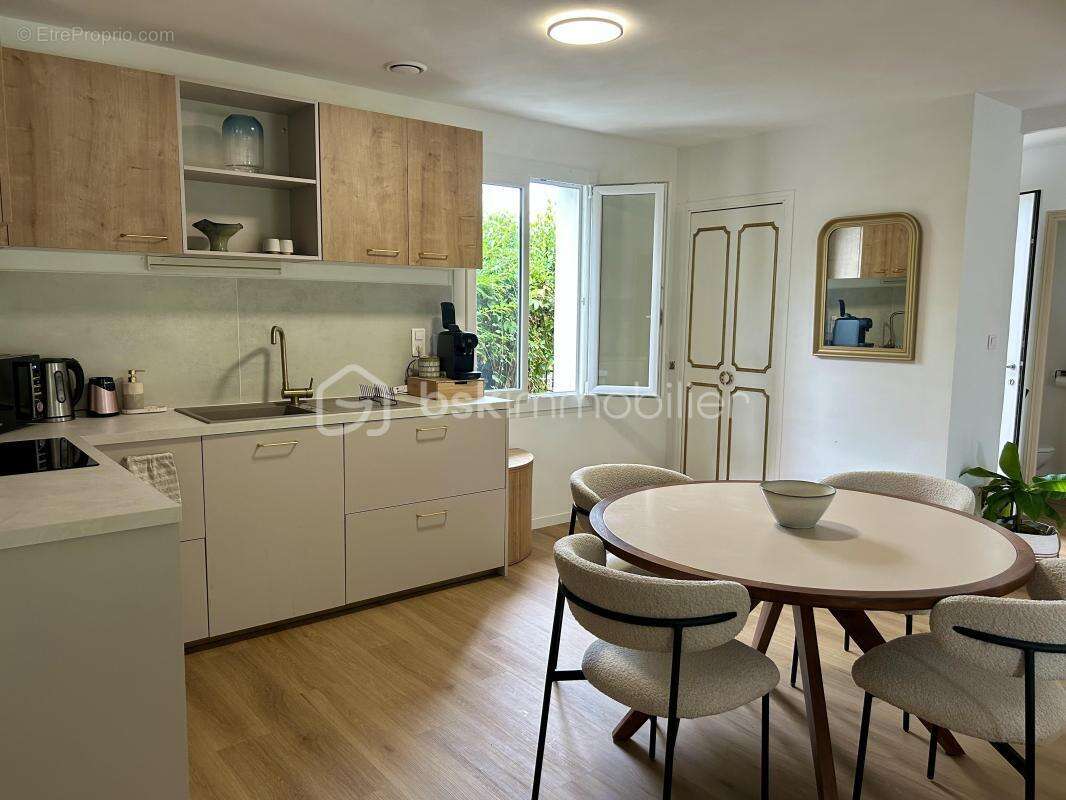 Maison à VILLECOMTAL-SUR-ARROS