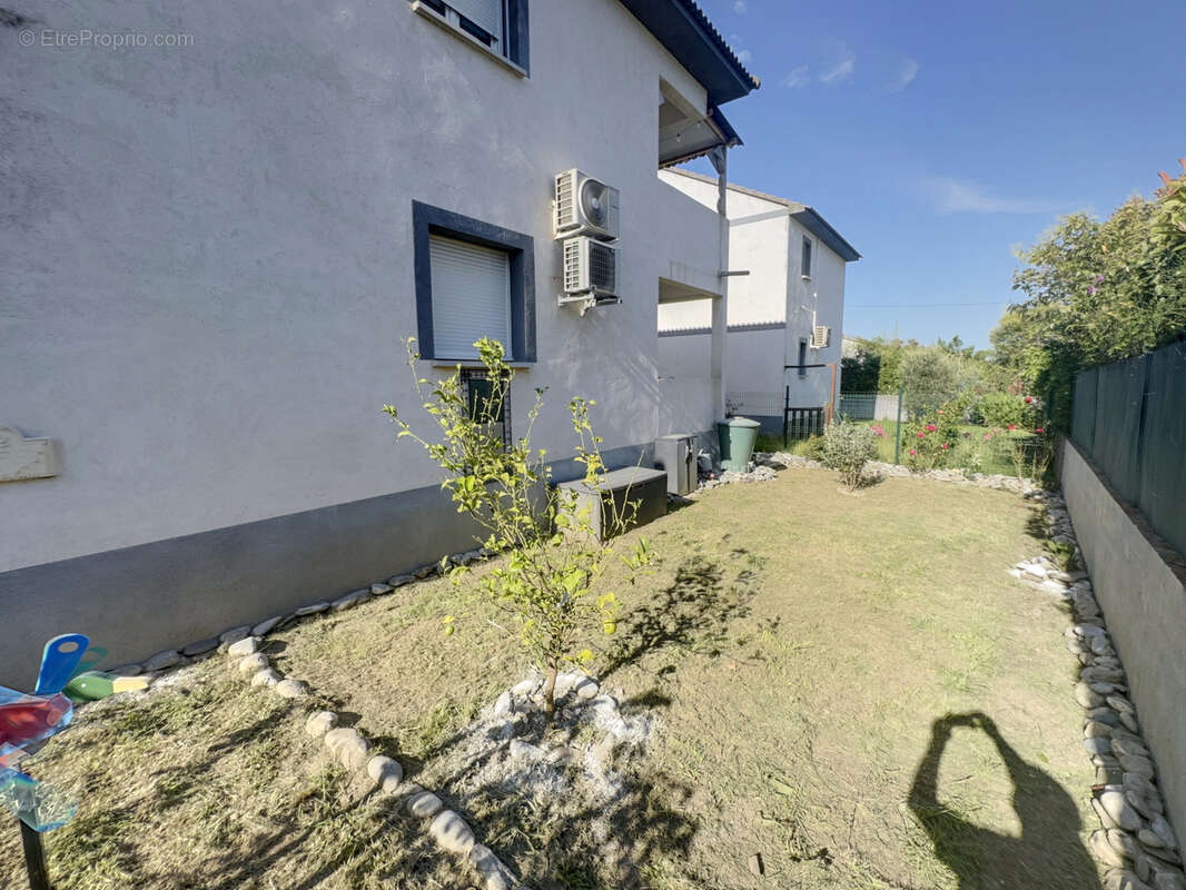 Appartement 34 m² à Santa-Lucia-Di-Moriani  - photo 8