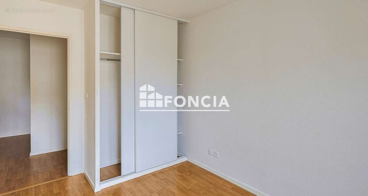 Appartement 3 pieces avec terrasse et 2 parkings en sous sol - photo 4