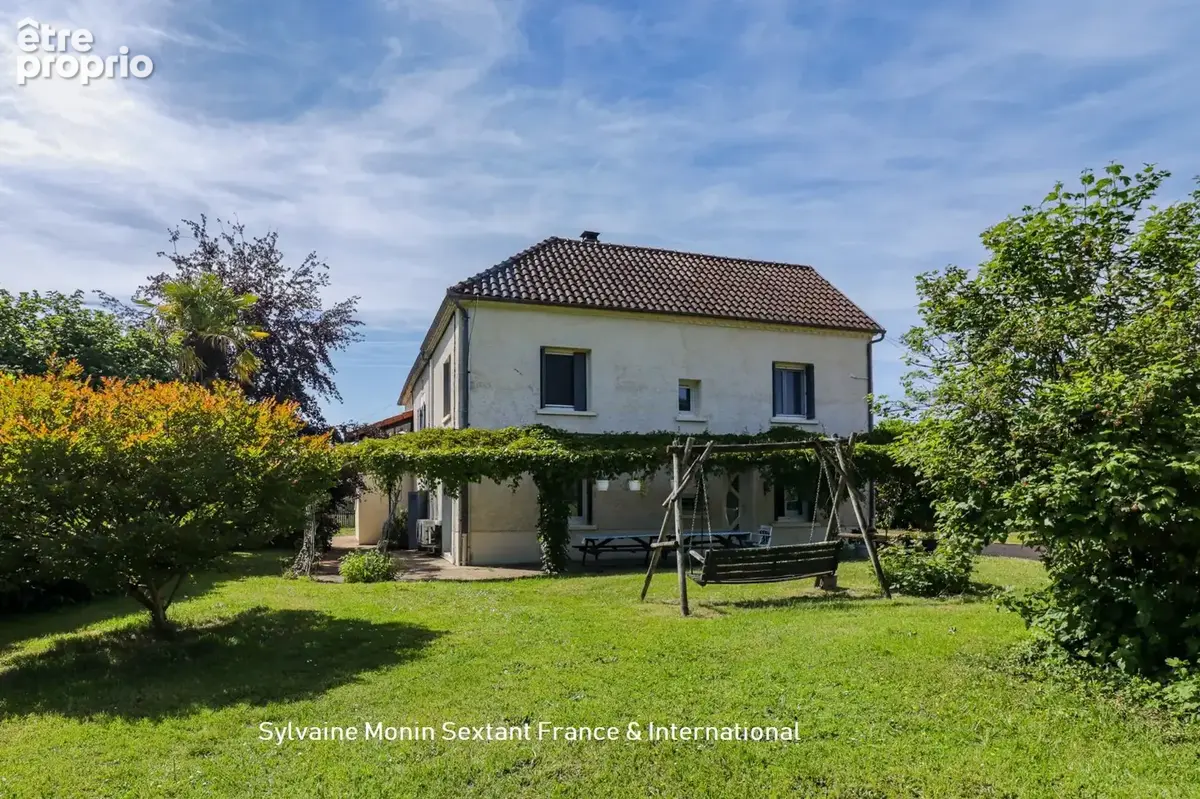 Propriété de charme avec logement indépendant, piscine, sauna et 1,4 hectare de terrain - photo 2