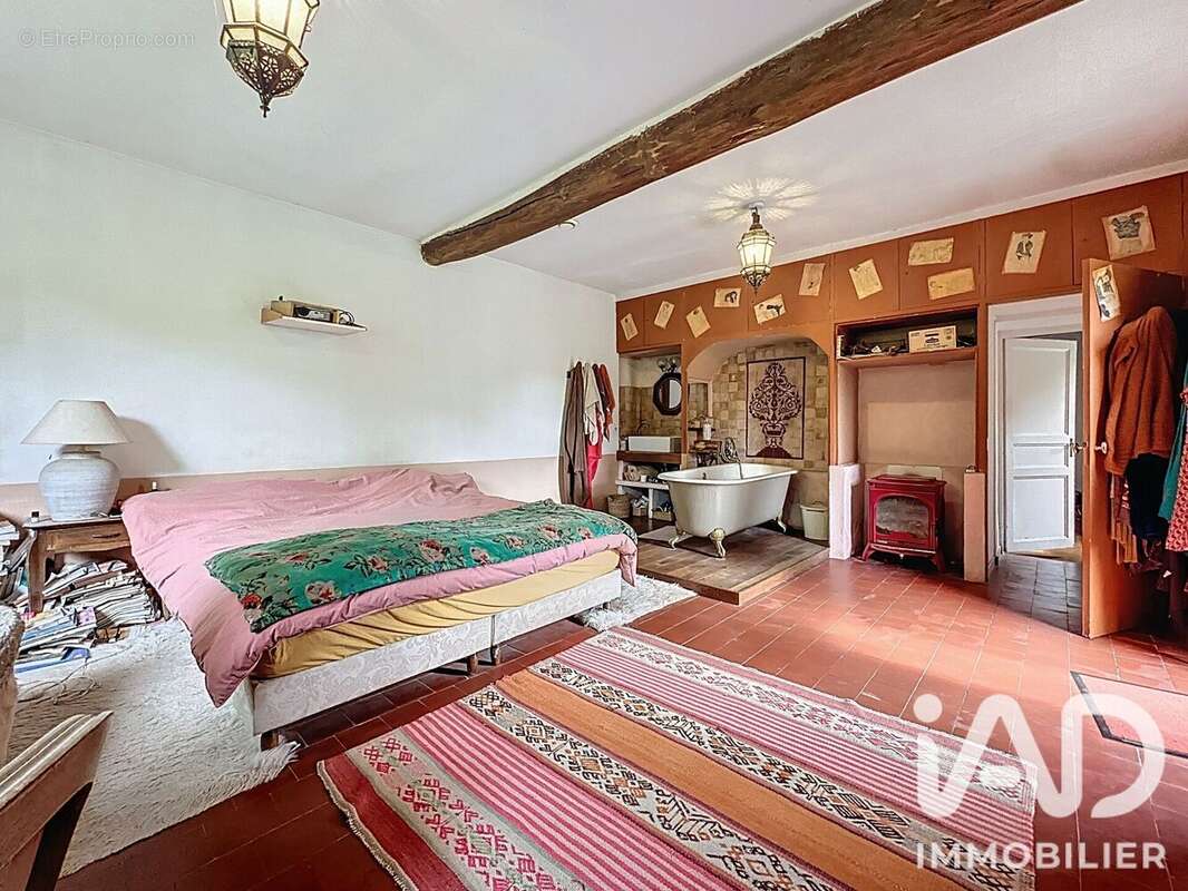 Maison 189 m² à Saint-Ange-Et-Torcay  - photo 9