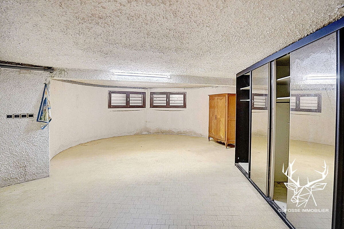 Propriété d'exception 310m² avec piscine et dépendances sur parc de 2ha - photo 23