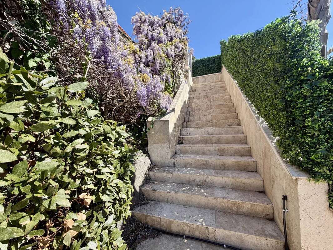 Maison à ROQUEBRUNE-CAP-MARTIN