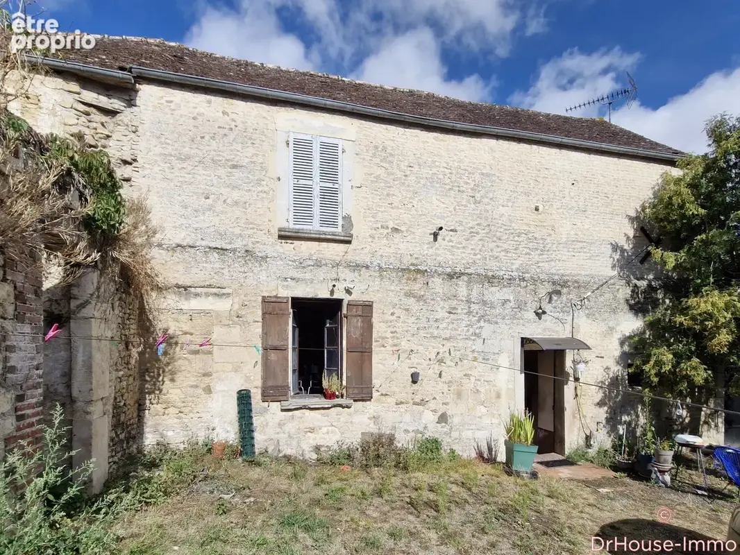 Photo Maison à Perrieres au prix de 219 000€