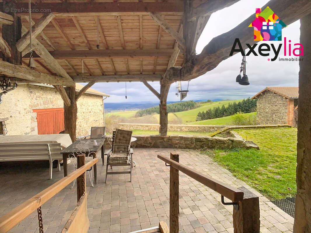 Maison à SAINT-JEAN-SAINT-MAURICE-SUR-LOIRE