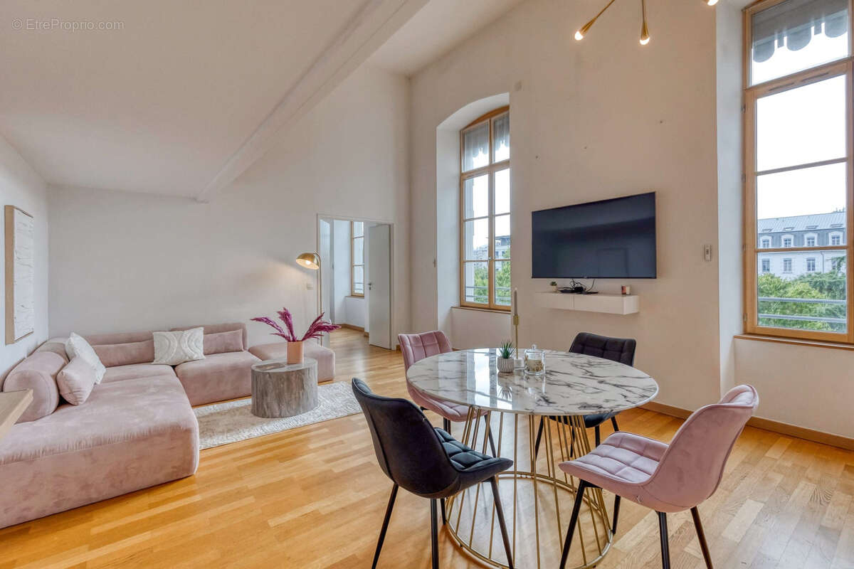 Exclusivité - GRENOBLE CASERNE DE BONNE- T3 Duplex et stationnement - photo 13