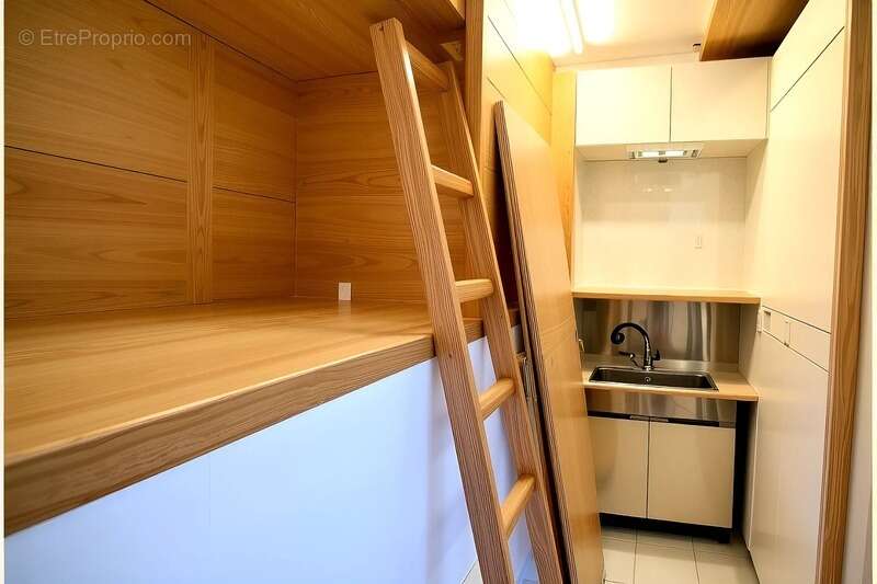 Local/bureau à vendre LA COUARDE SUR MER (17), local commercial premium - photo 11