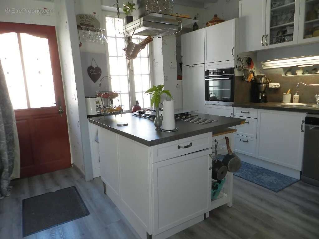 Centre ville, maison entierement restauree avec garage, jardin et jacuzzi. - photo 2
