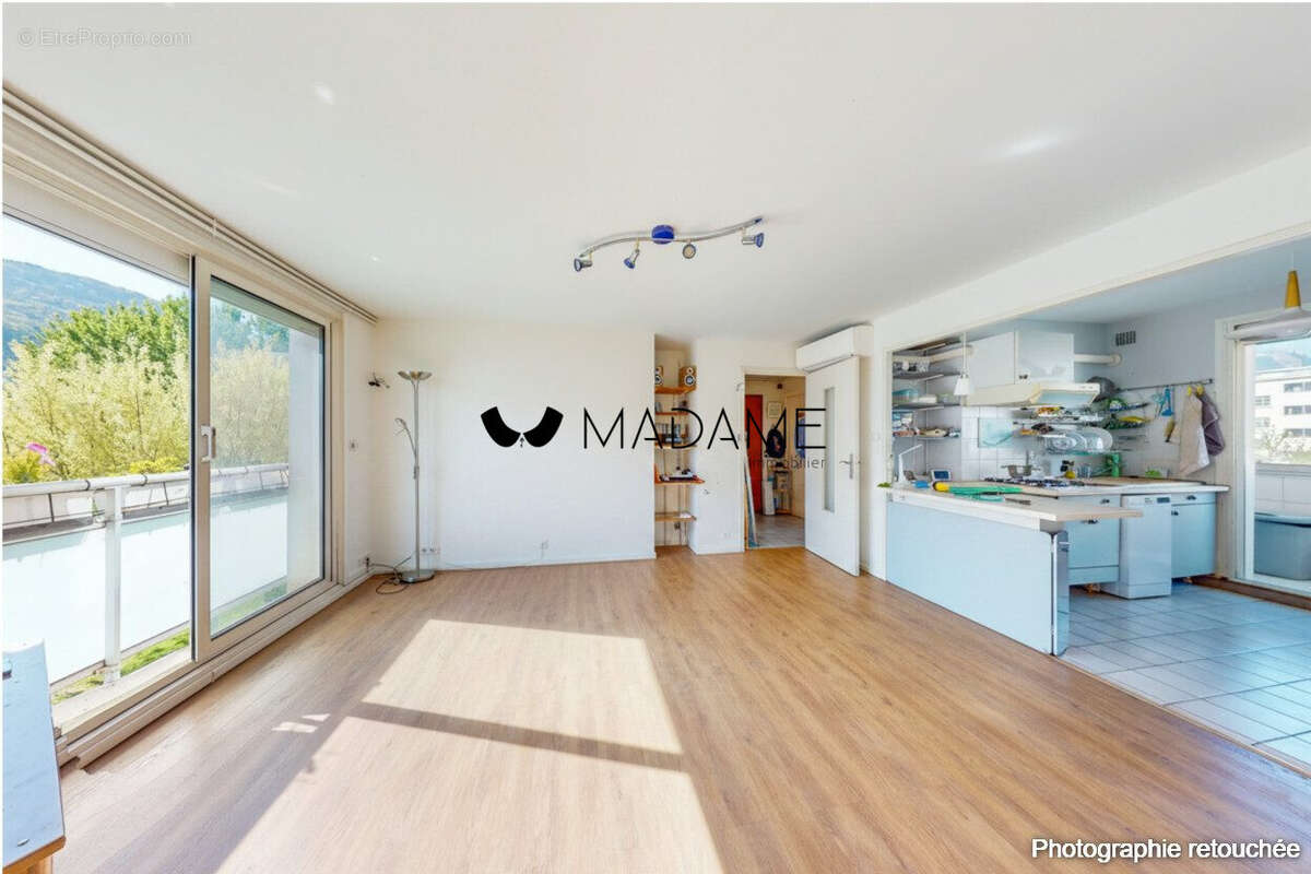 Appartement à SAINT-MARTIN-D'HERES