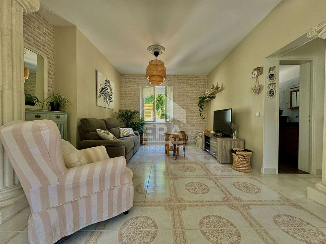 Maison à SAINT-GEORGES-DE-DIDONNE