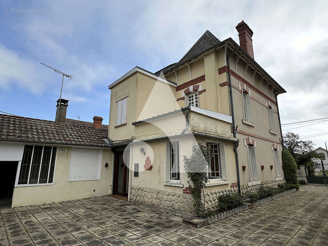 Maison à MONTPON-MENESTEROL