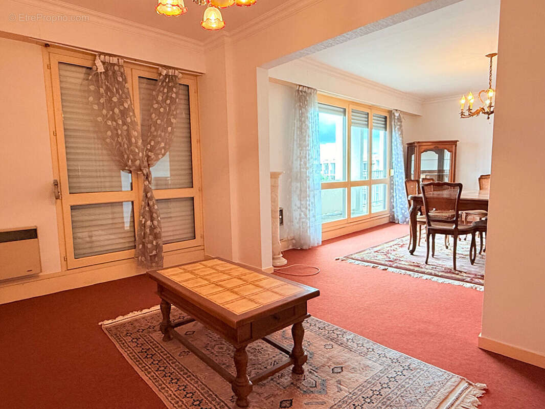 Appartement à LA CHAUSSEE-SAINT-VICTOR