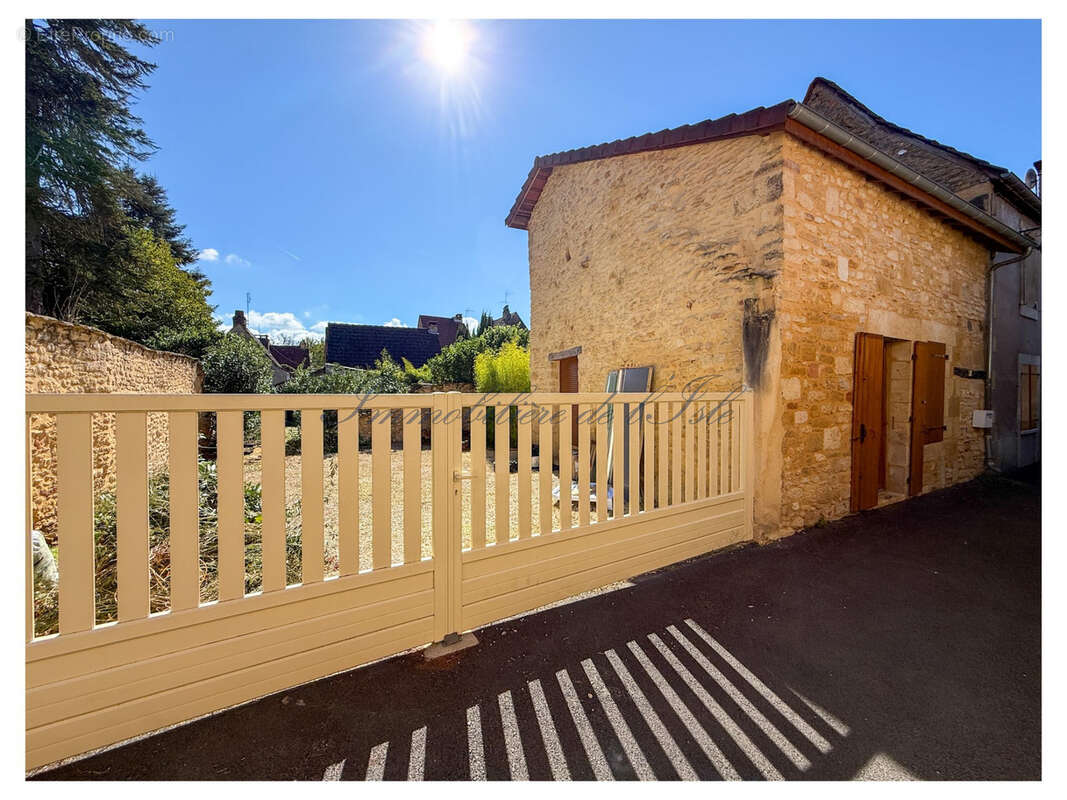 Maison à MONTIGNAC