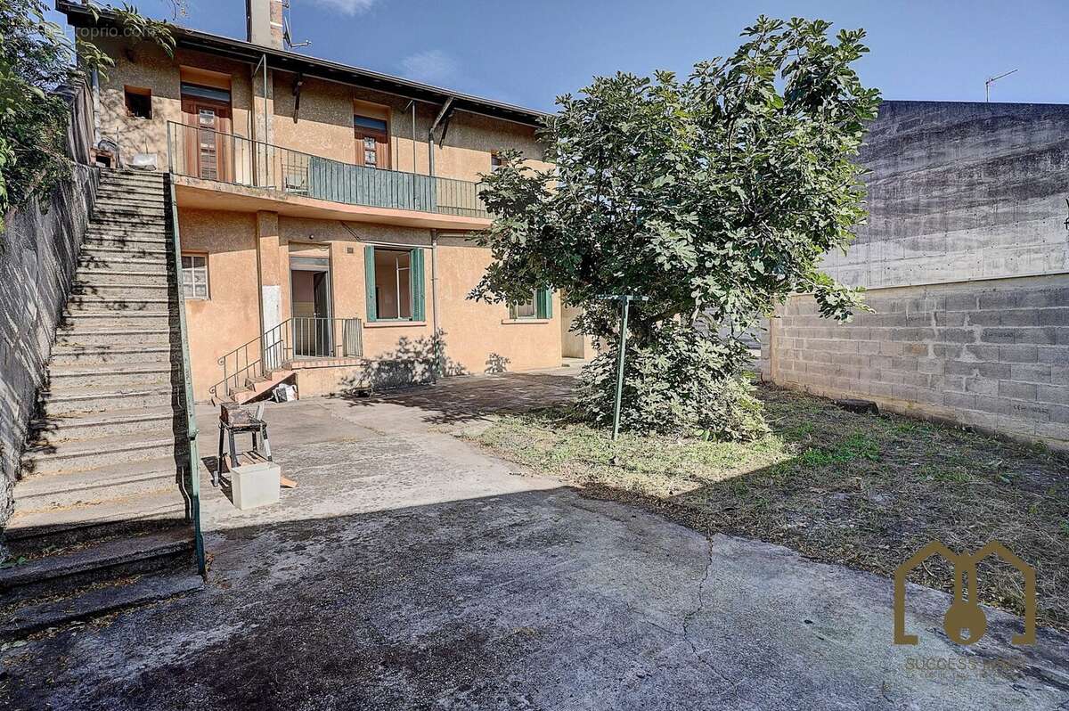 Appartement à VAULX-EN-VELIN