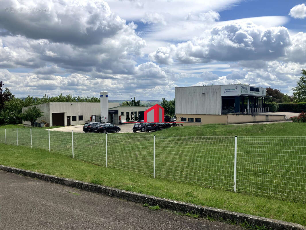 Commerce 532 m² à Auxerre  - photo 4