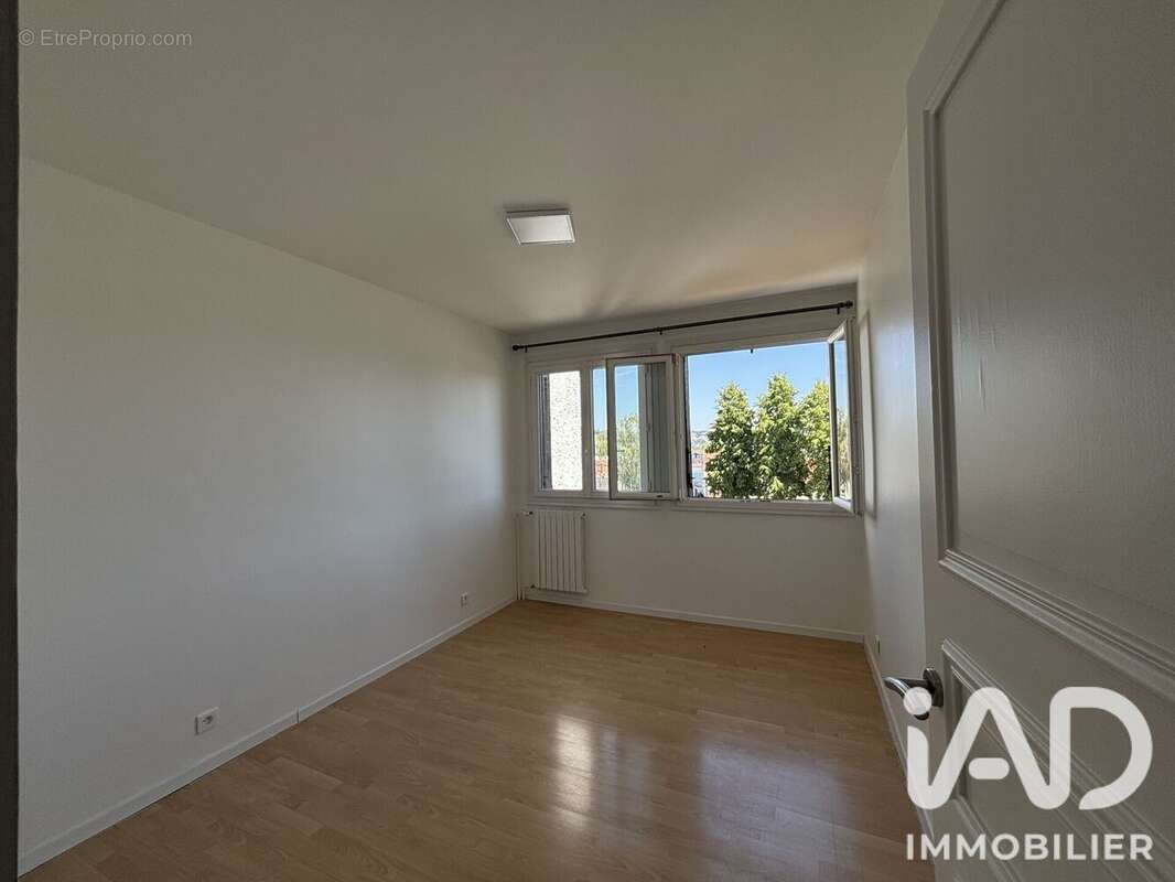 Appartement 81 m² à Aurillac  - photo 2