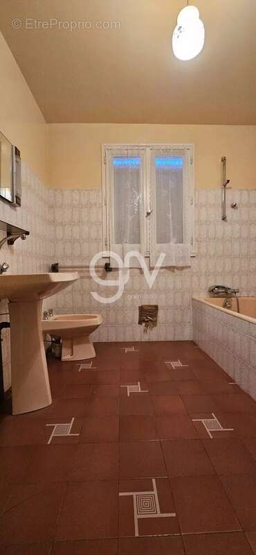 Maison à LAFEUILLADE-EN-VEZIE