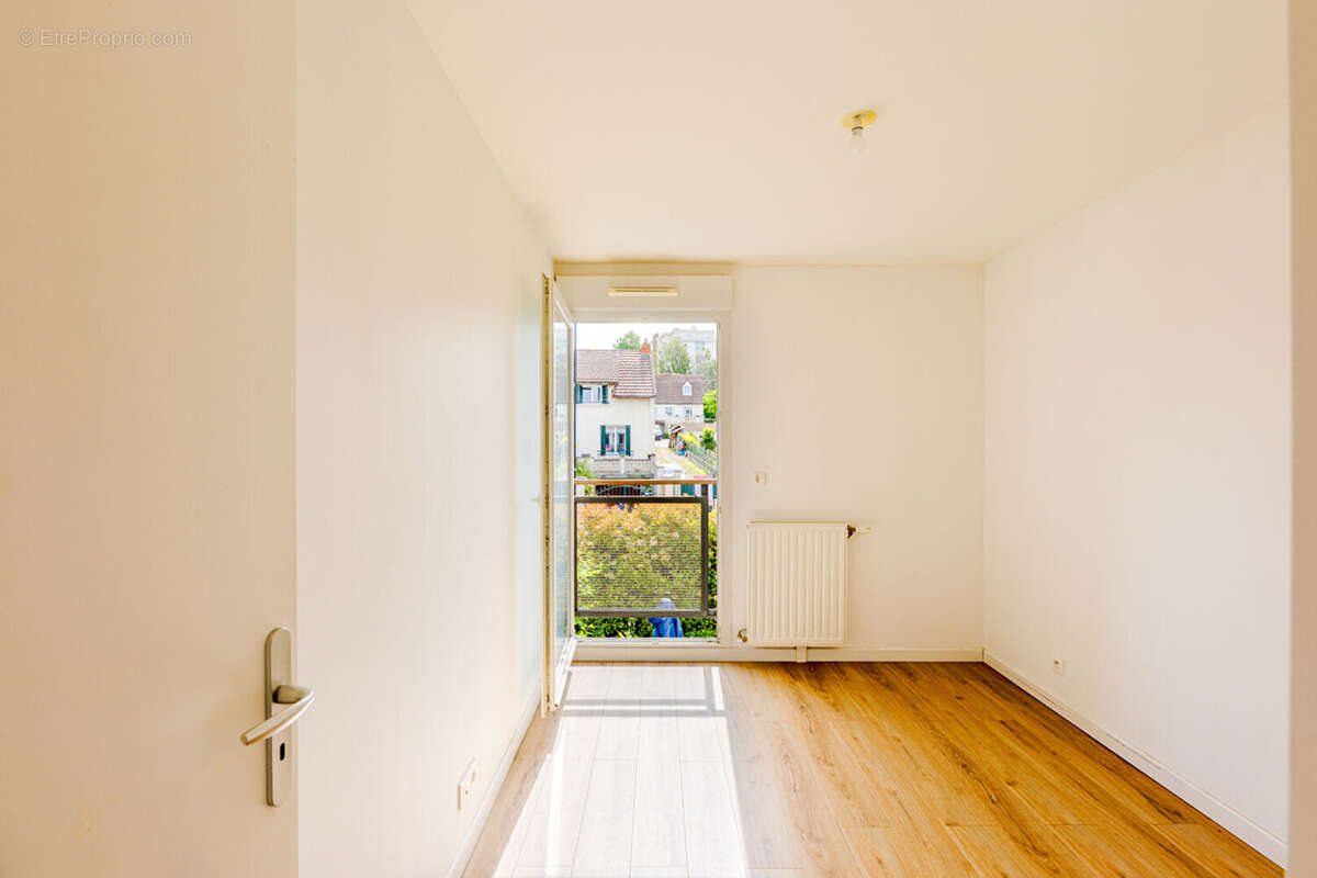Appartement à SARTROUVILLE