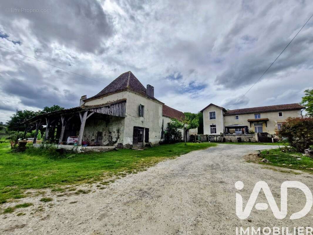 Maison 179 m² à Gageac-Et-Rouillac  - photo 3