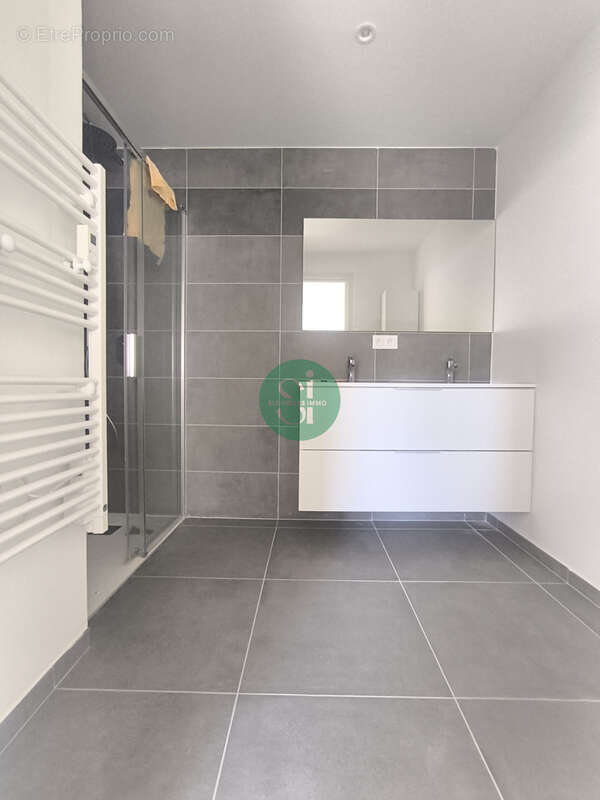 Appartement à SIX-FOURS-LES-PLAGES