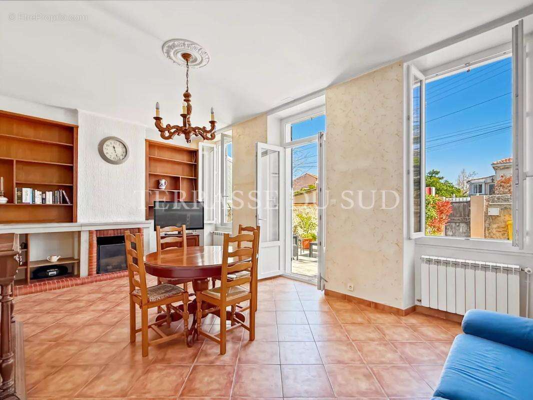 Vente Maison 4 pièces 83 m², Sous-sol, Terrasse et Garage - Pointe-Rouge Marseille 8 - photo 6