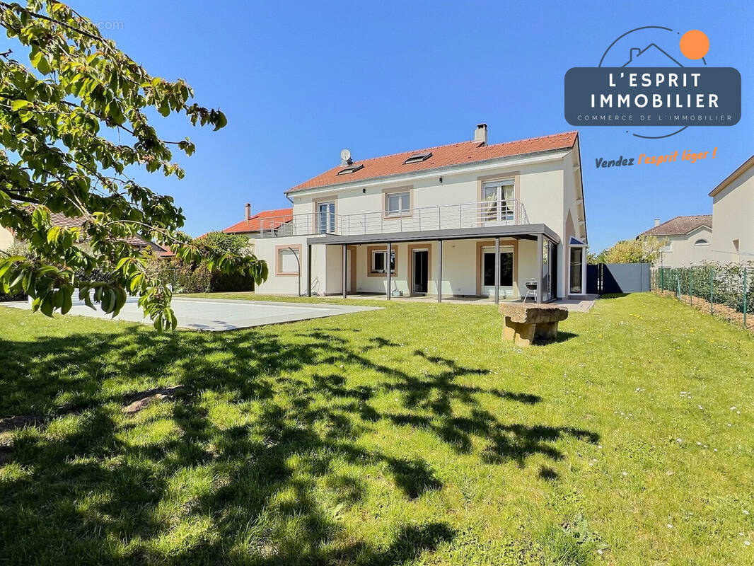 Maison à LA MAXE
