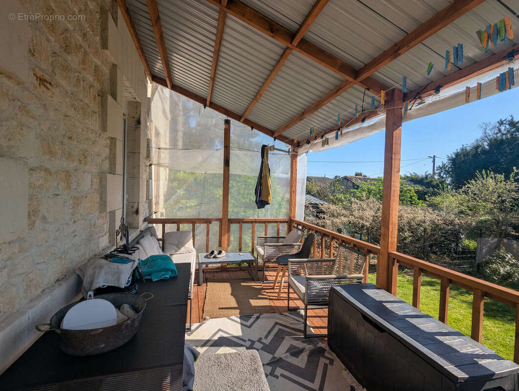 Maison à SAINT-GERMAIN-DE-LUSIGNAN