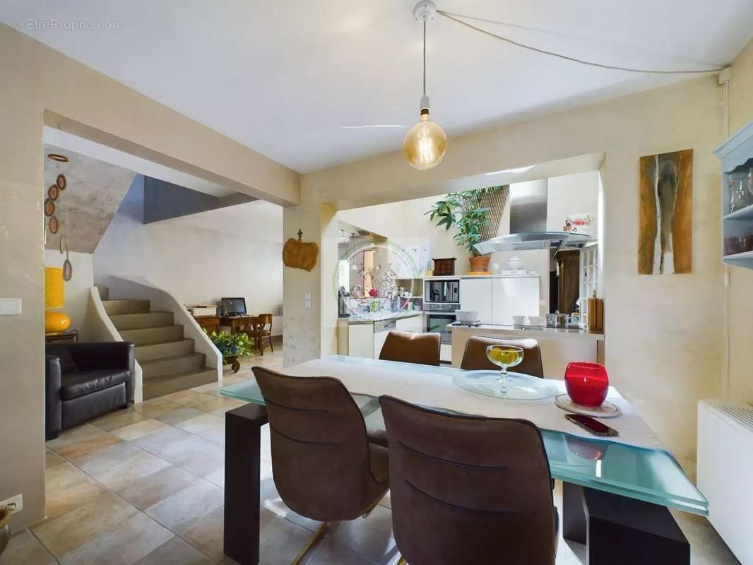 Maison à ROQUEBRUNE-SUR-ARGENS