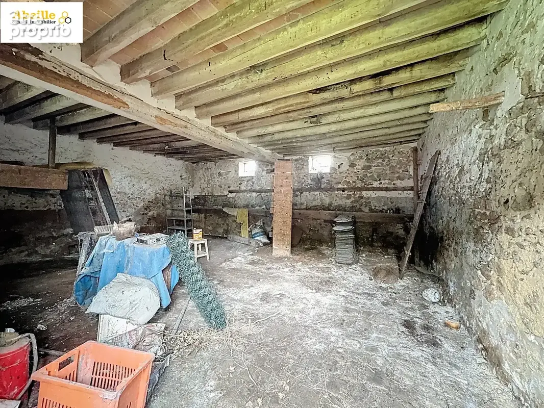 Maison ancienne et grange. - photo 9