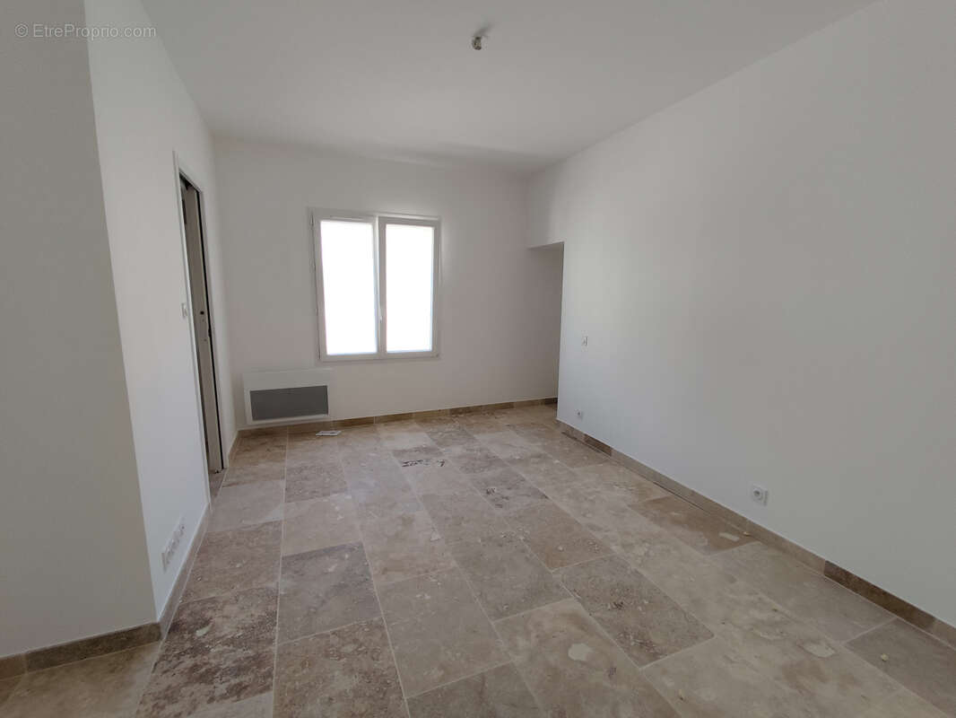 Appartement à JONQUIERES-SAINT-VINCENT