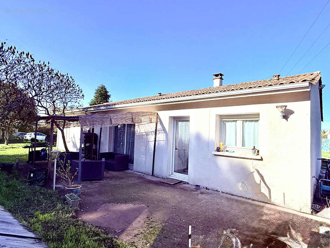 Maison à IZON