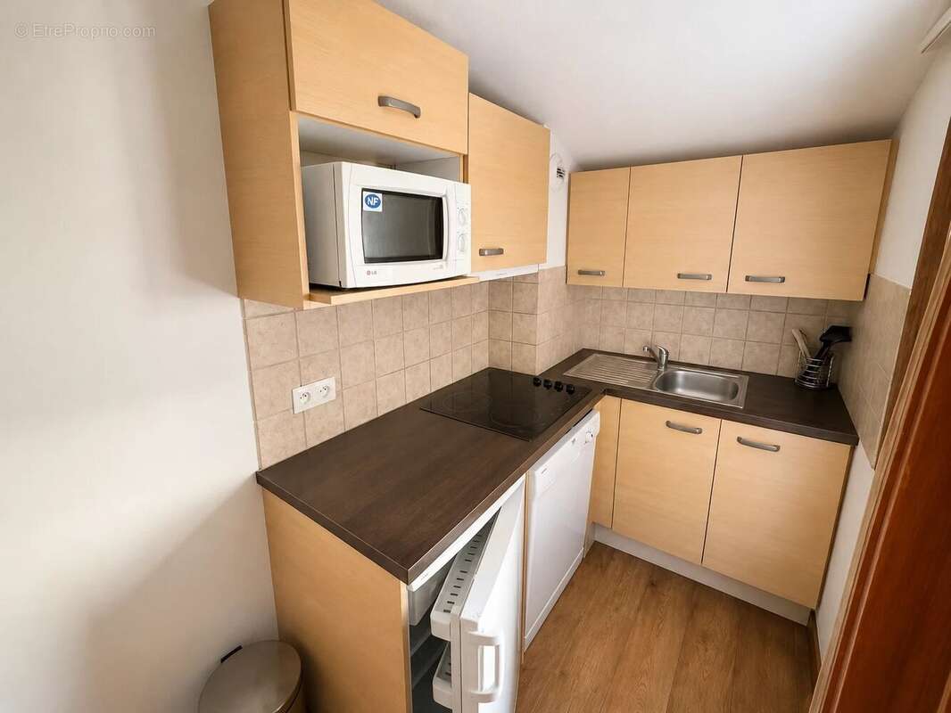 Brides-les-Bains – Dernier étage, appartement meublé avec parking et casier à skis - photo 3