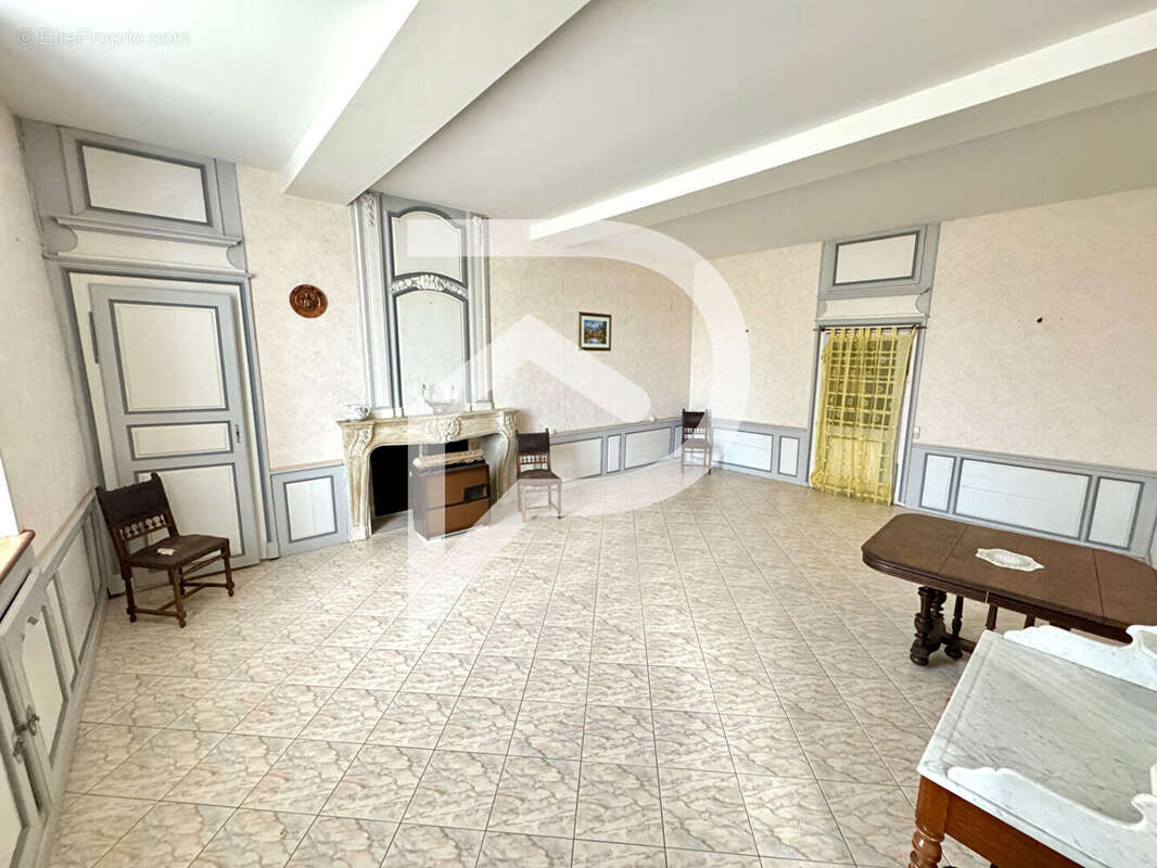 Maison à AMBONVILLE