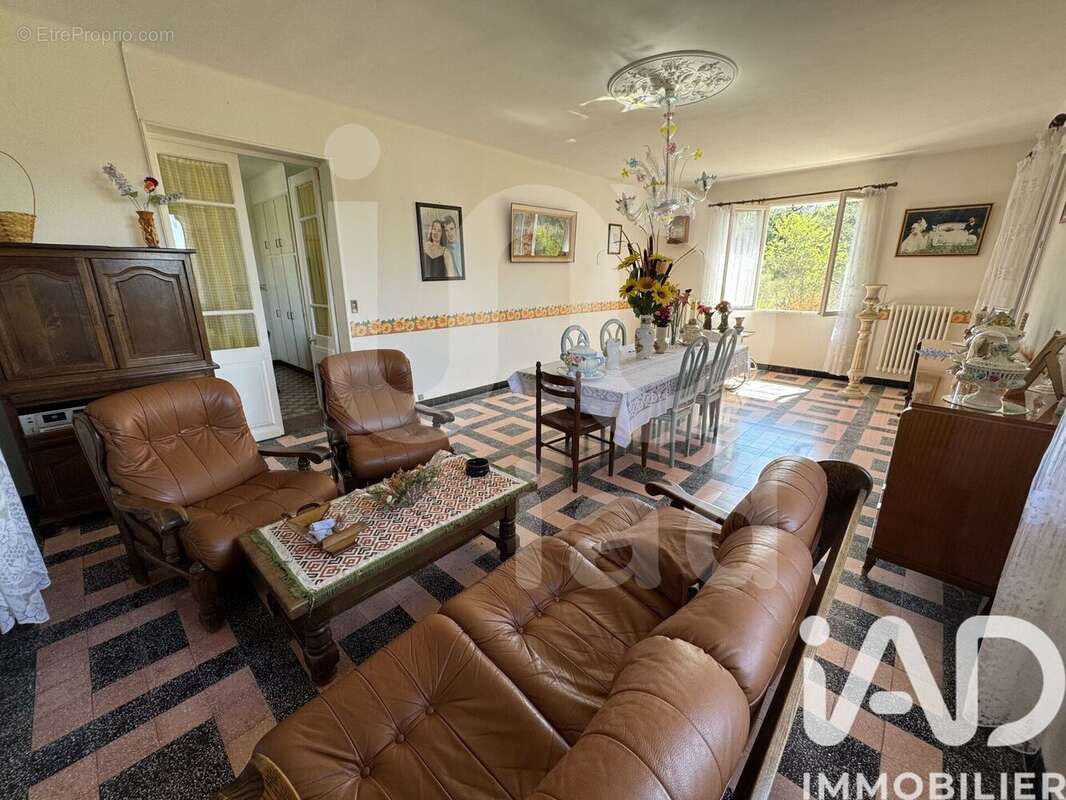 Photo 7 - Maison à SAINT-JULIEN-LES-ROSIERS