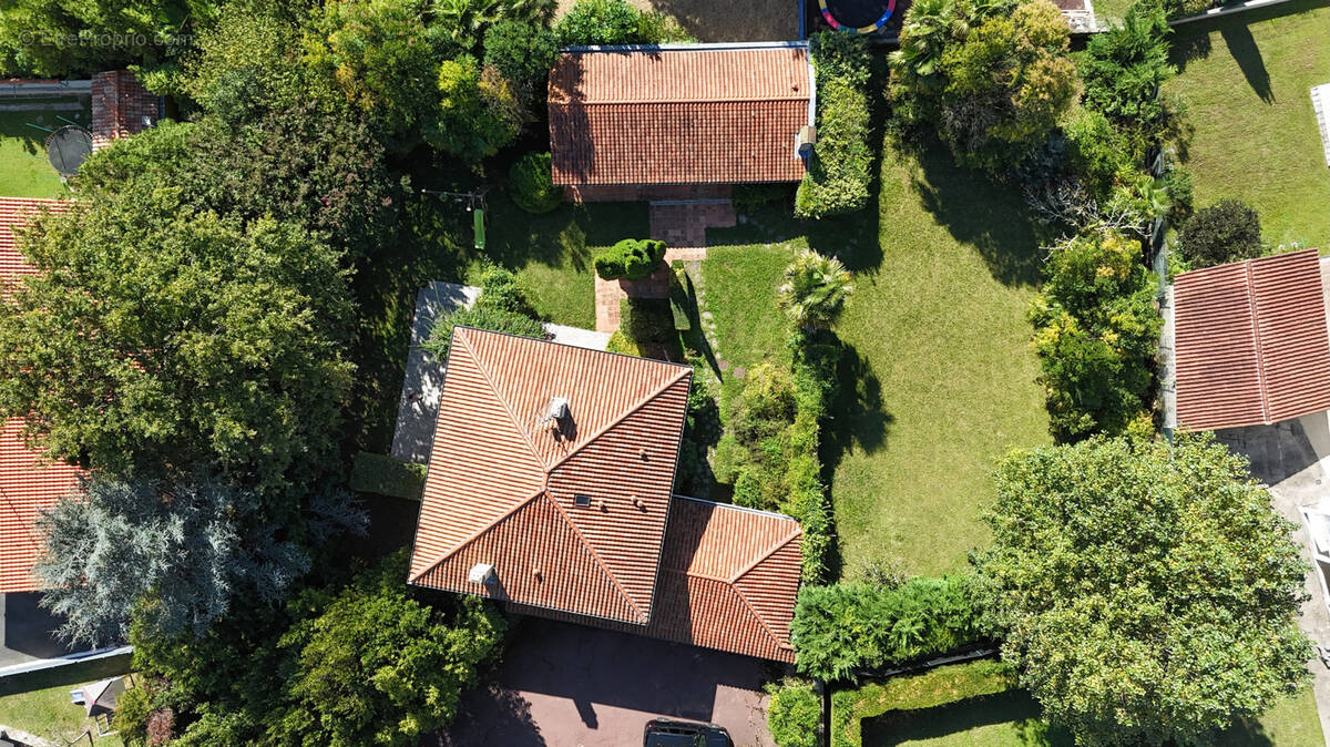Belle villa d'architecte proche tous commerces dans impasse au calme - photo 3