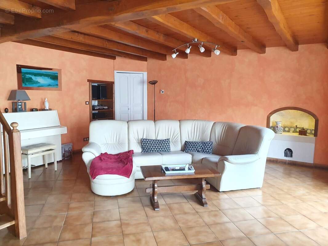 Maison 197 m² à Rioux  - photo 5
