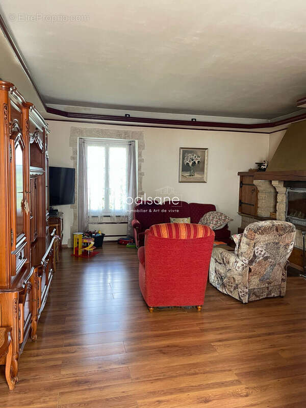 Maison 420 m² à Saint-Clair-Sur-Les-Monts  - photo 7