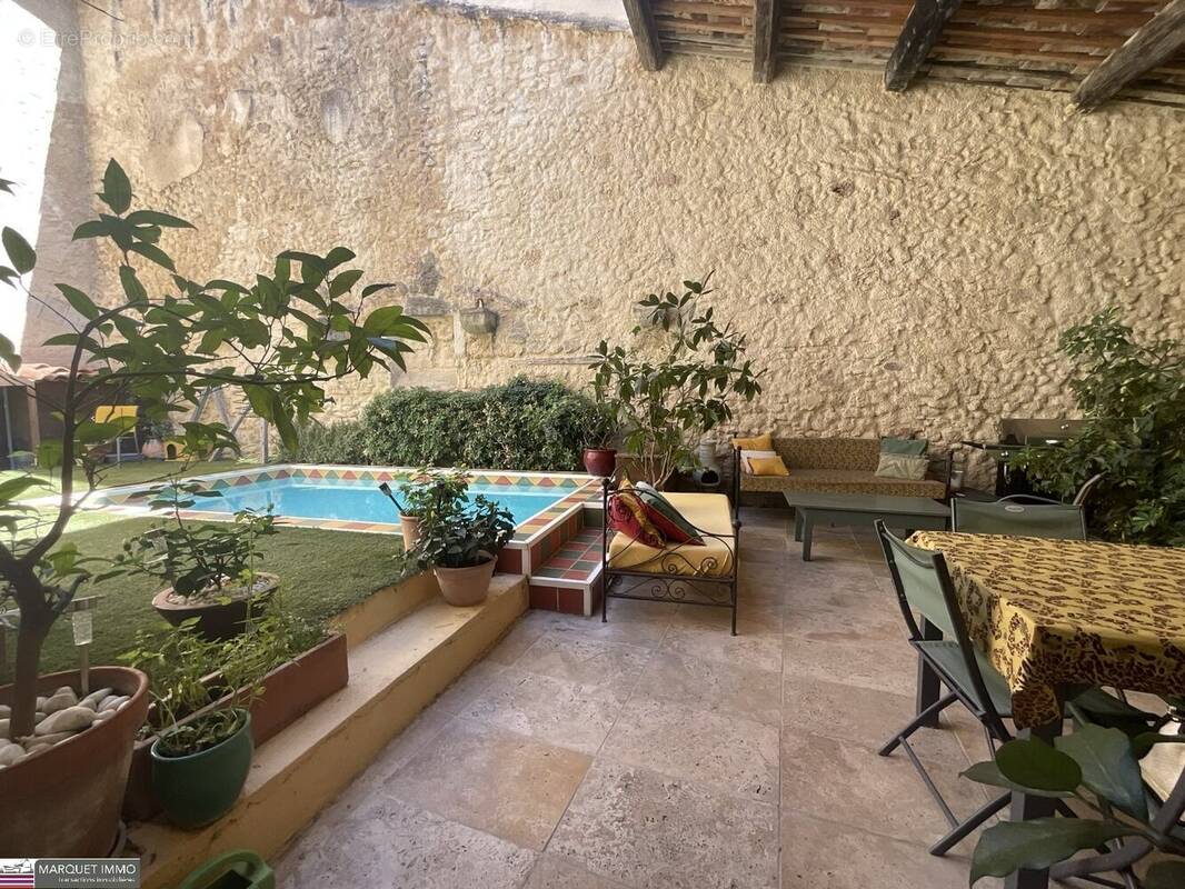 Maison à CORNEILHAN