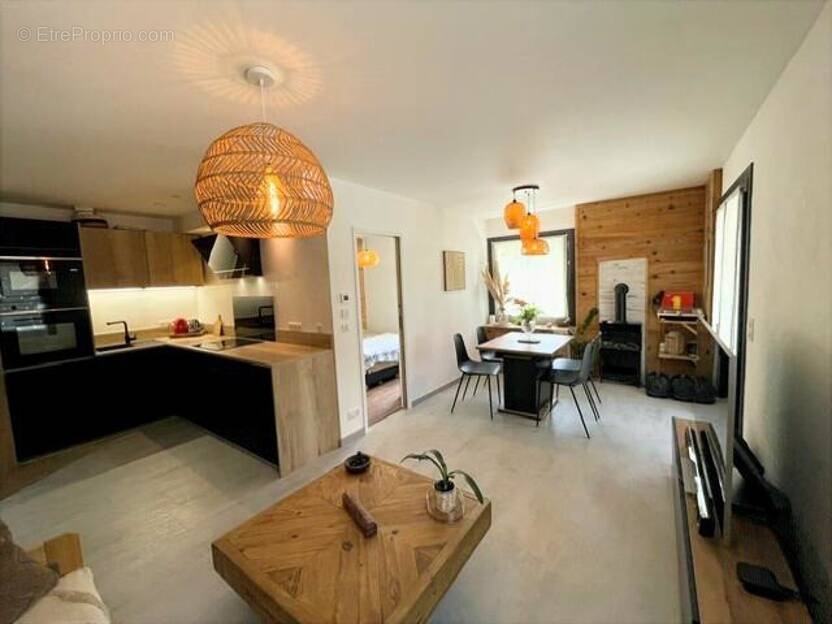 Appartement à LE PETIT-BORNAND-LES-GLIERES