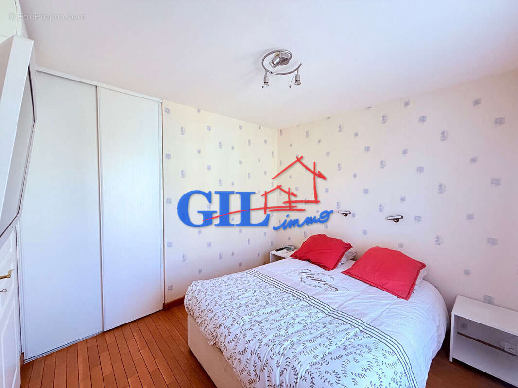 Maison à SAVIGNY-LE-TEMPLE