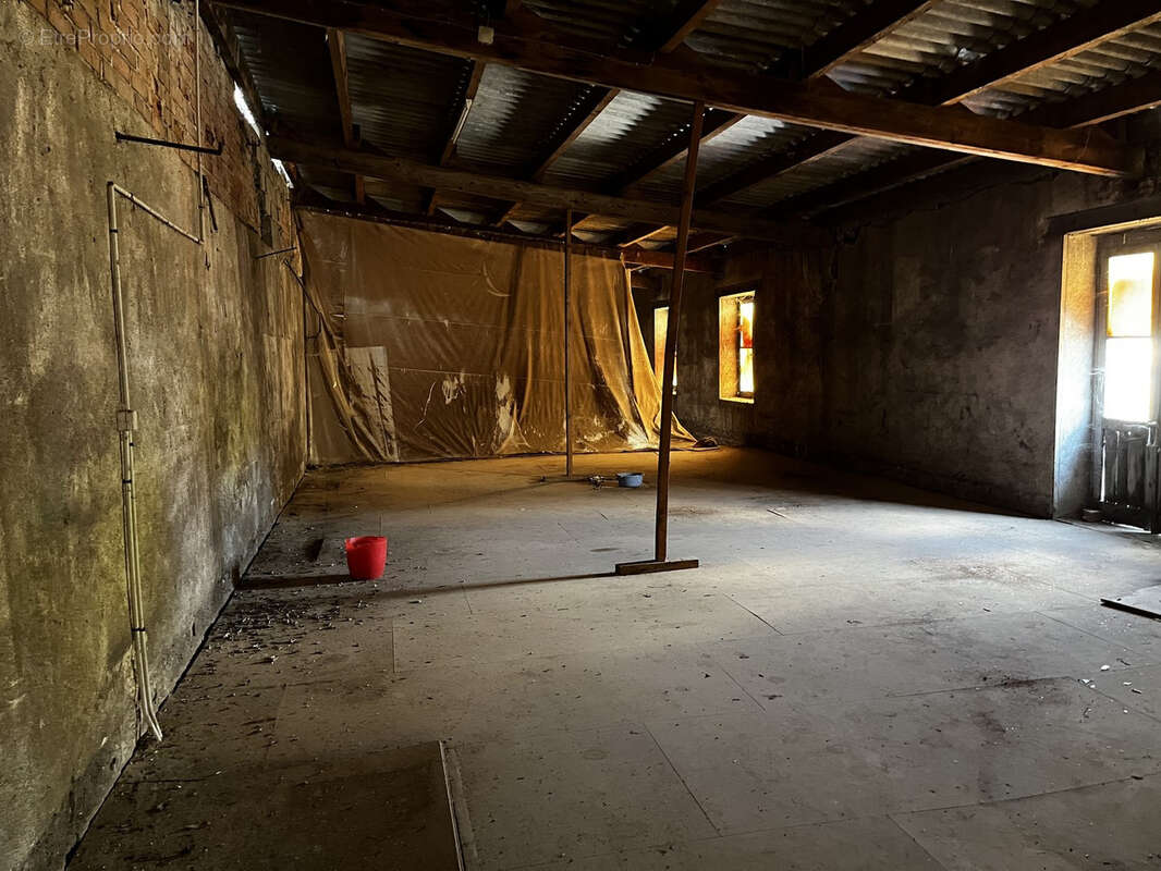 Commerce à SAINT-JUNIEN