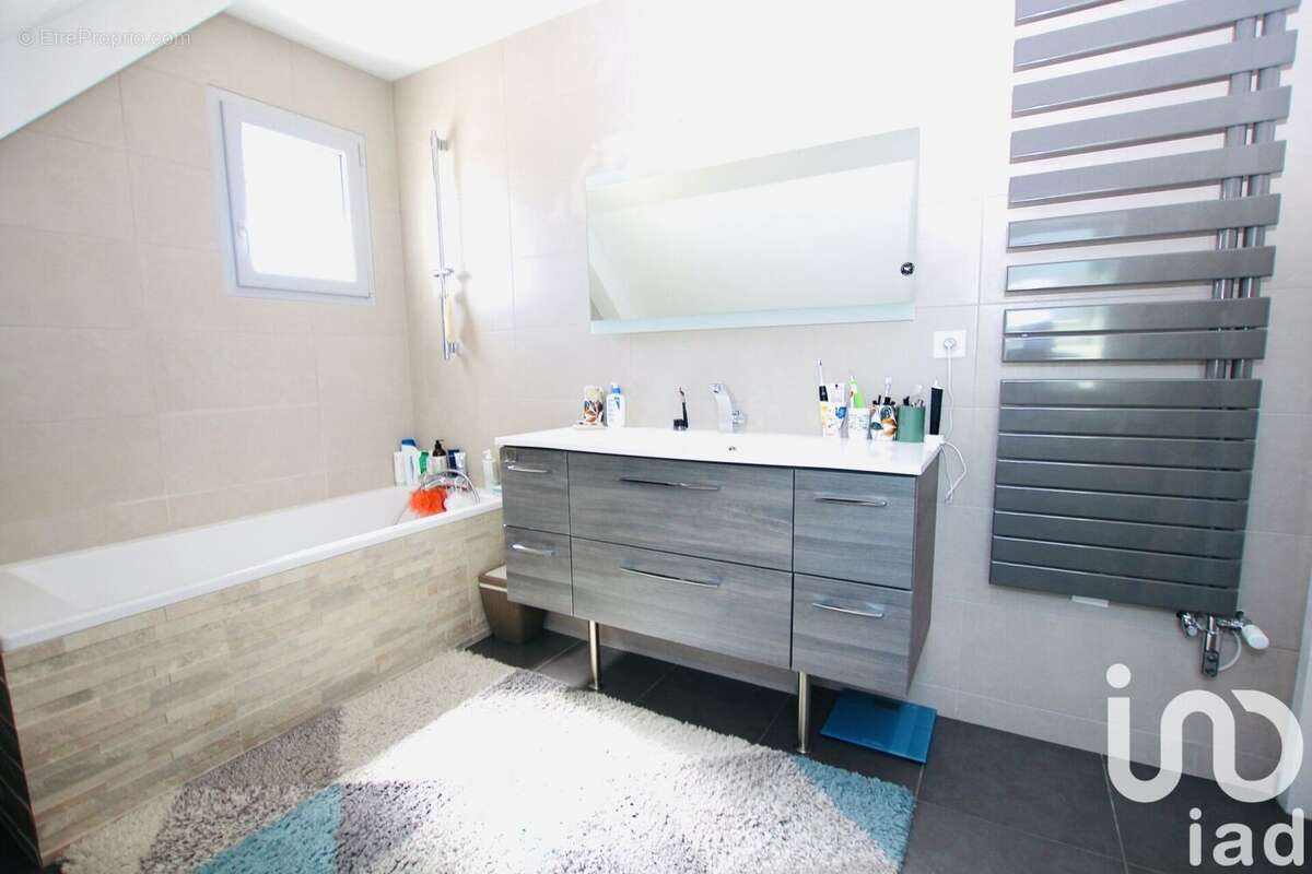 Photo 9 - Maison à EVRY-GREGY-SUR-YERRE