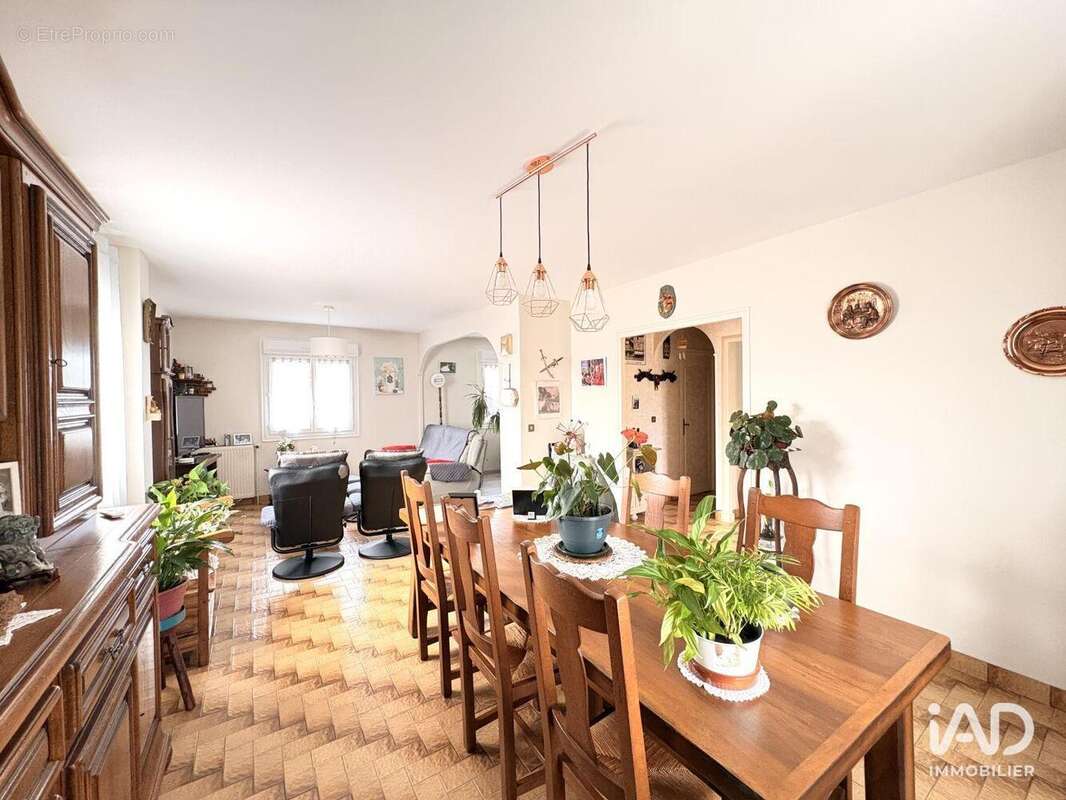Photo 3 - Maison à SAINT-LAURENT-LES-TOURS