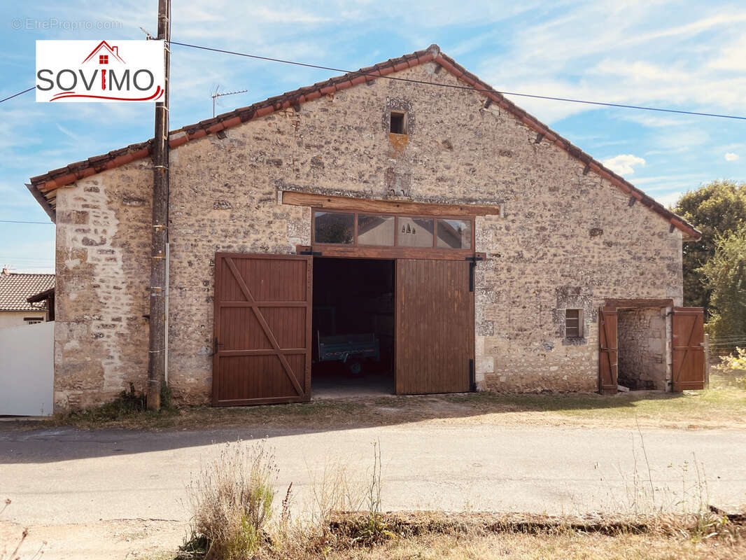 Maison à BERNAC